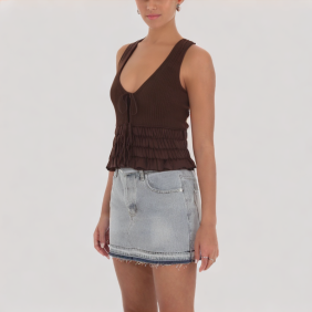 Sweet ruffled vest