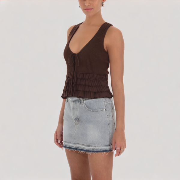 Sweet ruffled vest