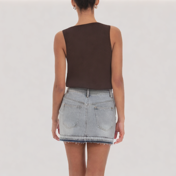Sweet ruffled vest