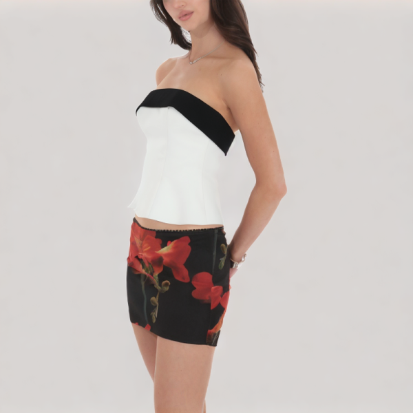 Fashionable color-block off-the-shoulder top