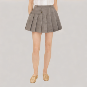 Short wide pleated skirt