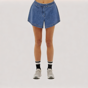 Simple and fashionable denim shorts