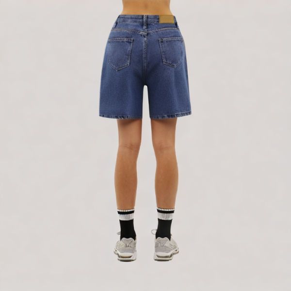 Wide-leg mid-length jeans