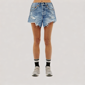 Versatile ripped denim shorts