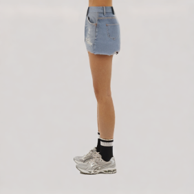Versatile ripped denim shorts