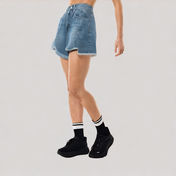 High-waisted frayed denim shorts