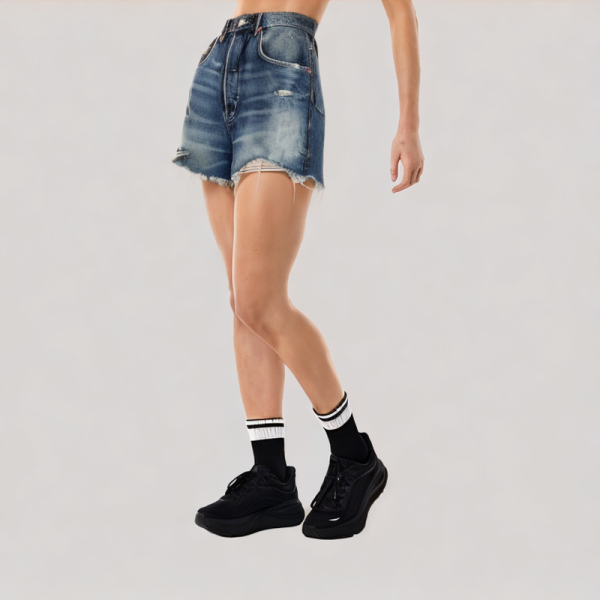 Breathable ripped denim shorts