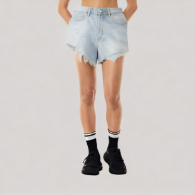 Fashionable and versatile ripped denim shorts