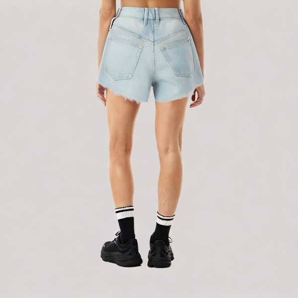 Fashionable and versatile ripped denim shorts