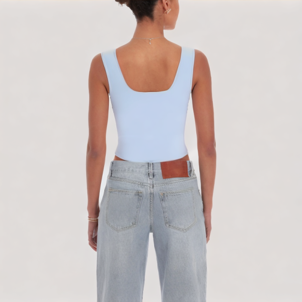 Slim-fit versatile camisole top
